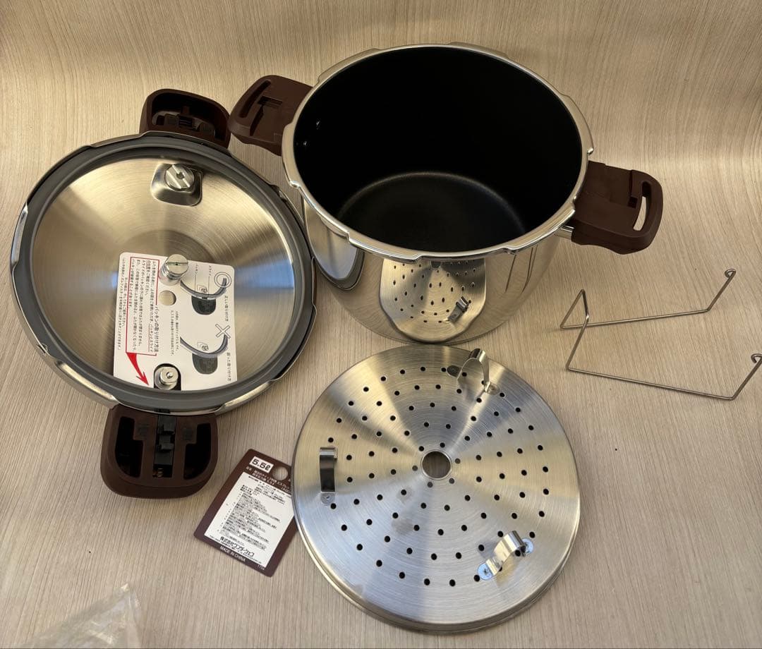 【新品未使用】魔法のクイック料理 wonderchef 両手圧力鍋5.5L
