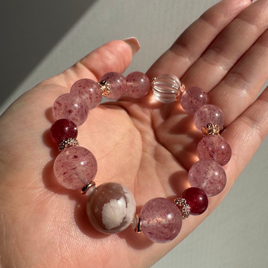 一点物　天然石　ハンドメイドブレス　ストロベリークォーツ　桜瑪瑙　水晶
