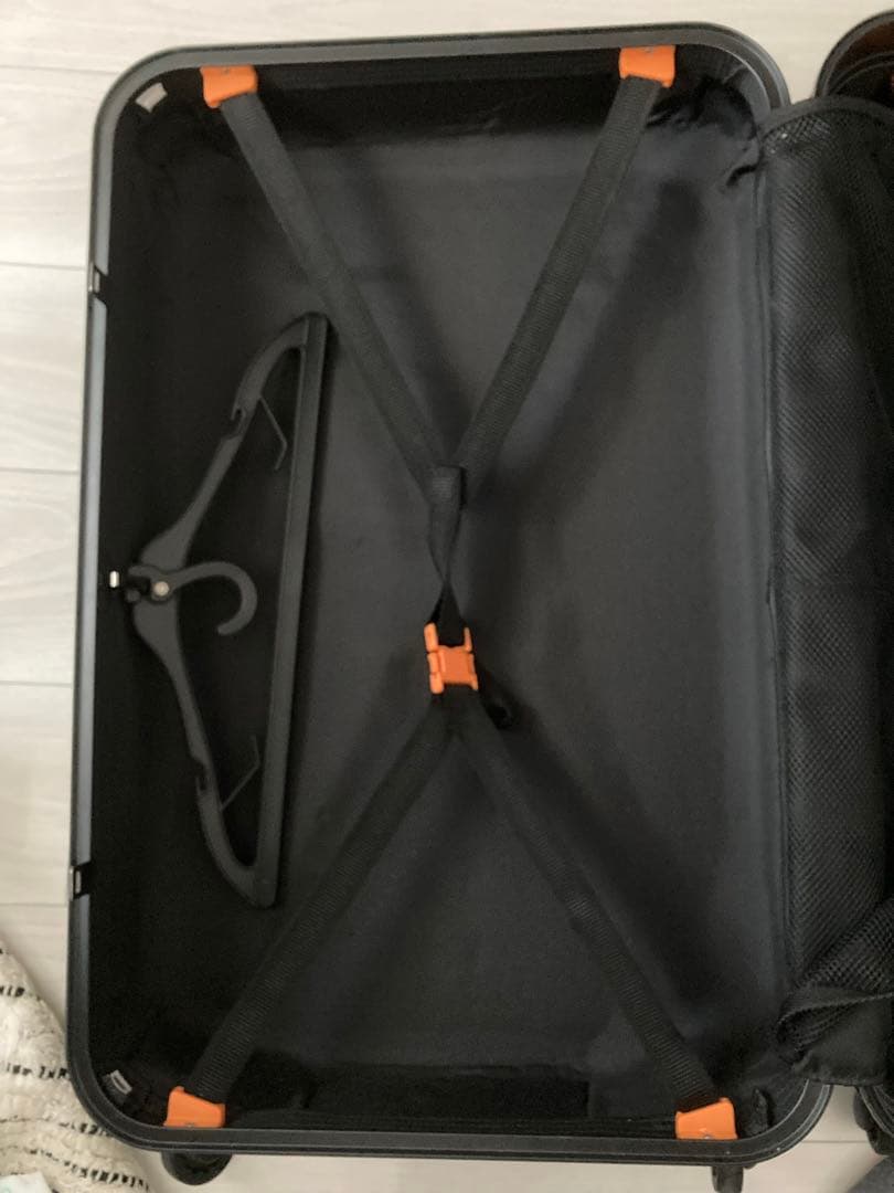 東急ハンズ　hands＋　スーツケース黒 45L