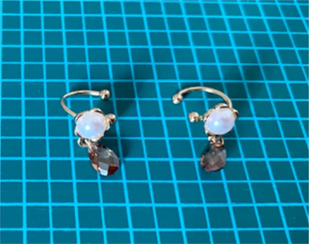 パールとガラス雫のイヤーカフ①　ペア　ハンドメイド