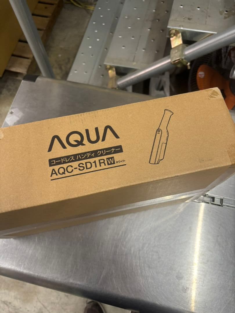 リファビッシュ品☆美品AQUA サイクロン式ハンディクリーナー ペット掃除に最適
