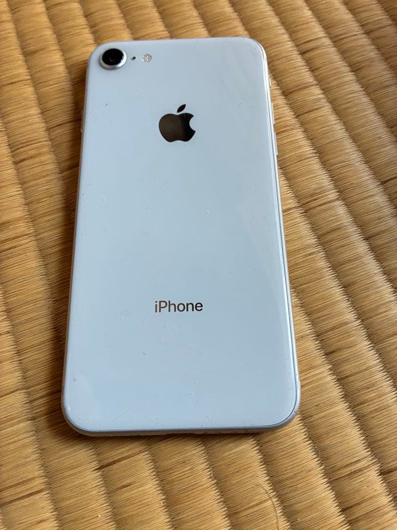 iphone8 64GB ホワイト 純正付属品付き