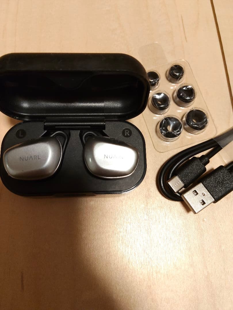 【まとめ売り　ジャンク】ワイヤレスイヤホン　8点＋充電ケース1点