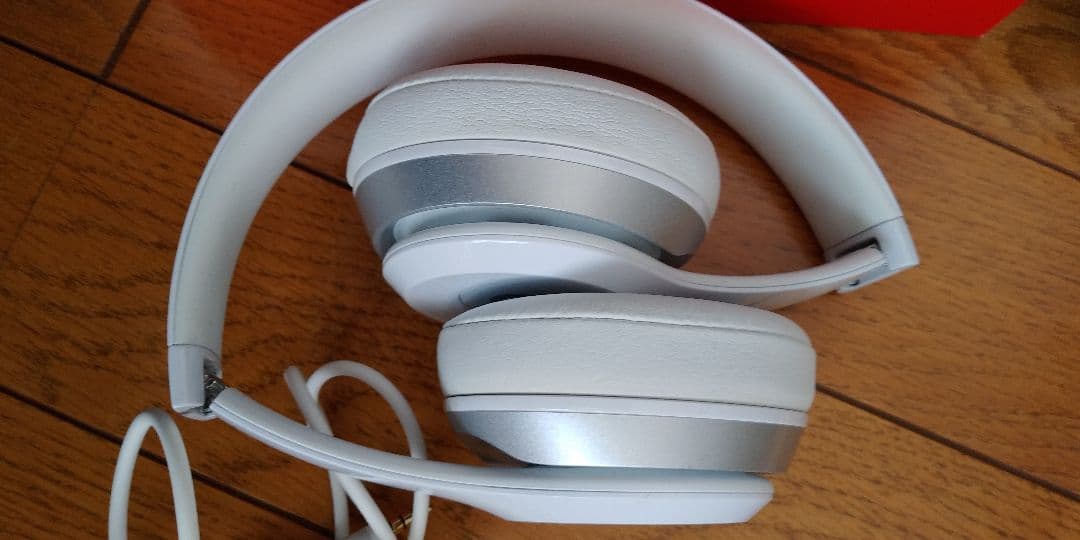 beats solo2 ホワイト 有線ヘッドホン
