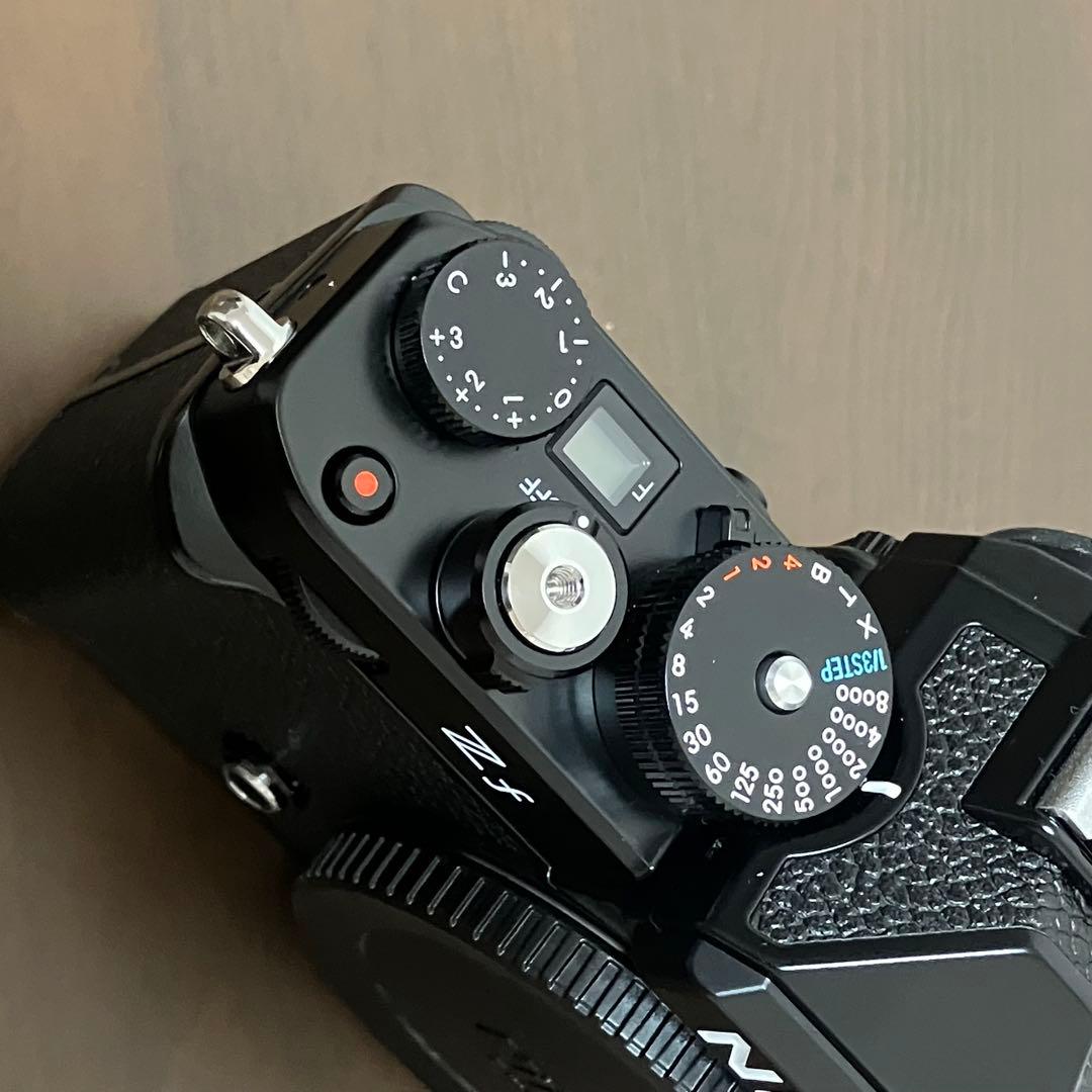 Nikon Zf 40mm f/2 SE Kit【ショット小・保護フィルター付】