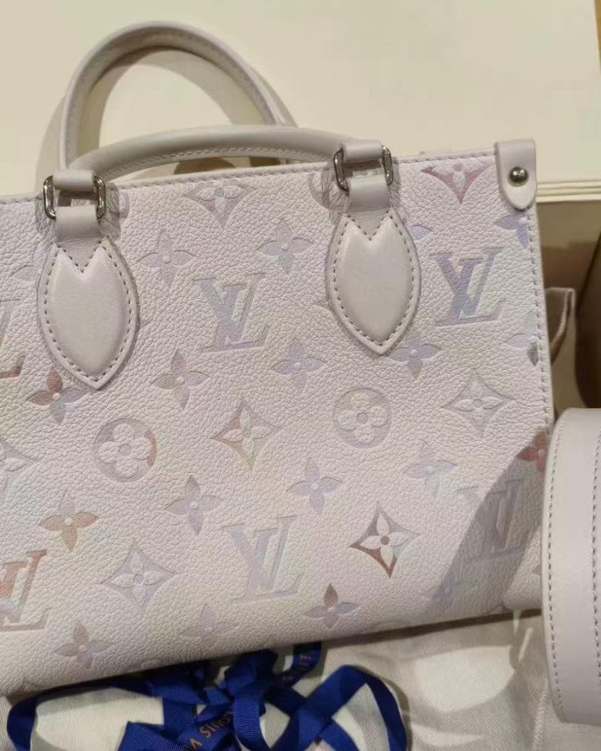 Louis **Vuitton ホワイト レザーバッグ 中型