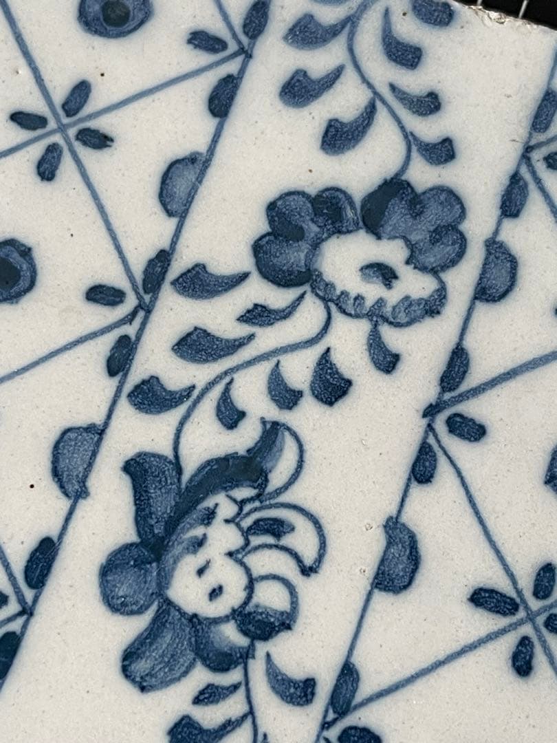 デルフトのタイル手描きの花　ブルーアンドホワイト