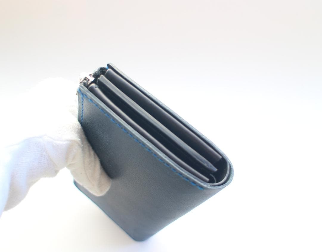 青いレザーの小さめL字長財布