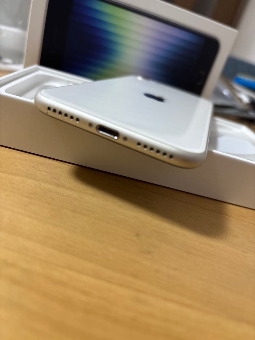 h*様 iPhone SE 第3世代 128GB スターライト