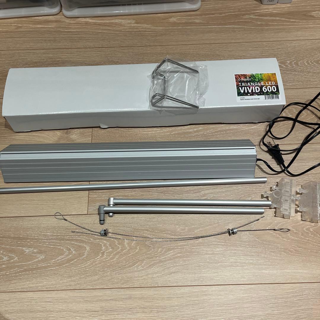 アクロ　TRIANGLE LED VIVID 600