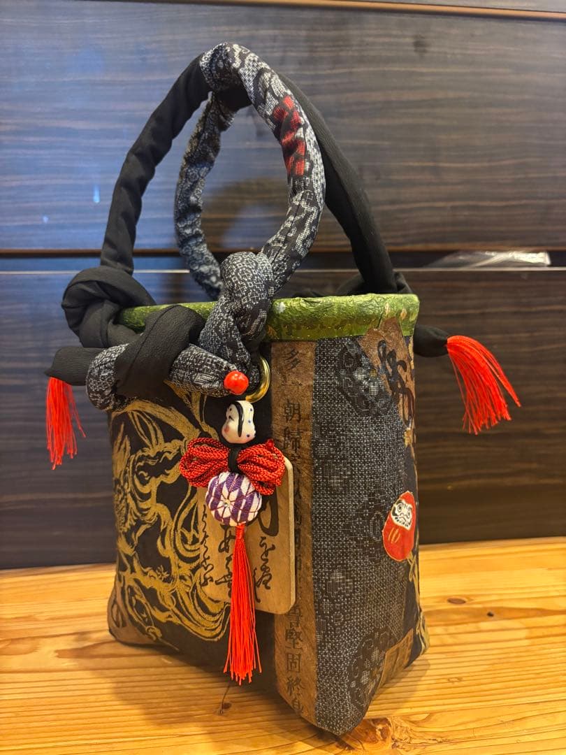 縦長小ぶり風神雷神一閑張りバック