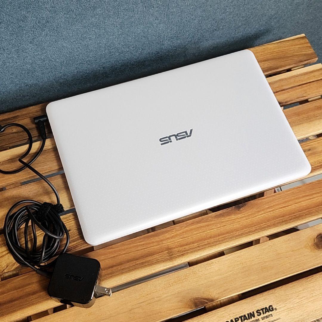 ASUS E203M ノートPC ホワイト ACアダプター付き