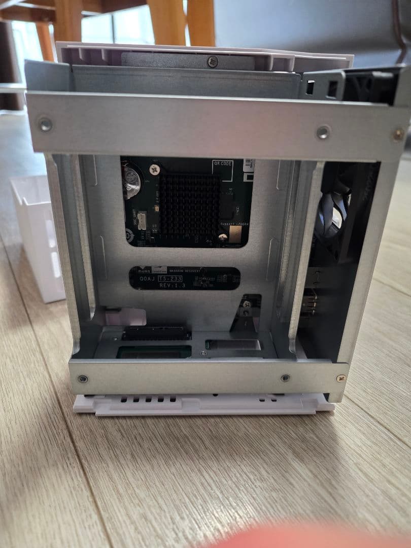 QNAP TS-233 2-bay NAS ホワイト　2025年8月購入