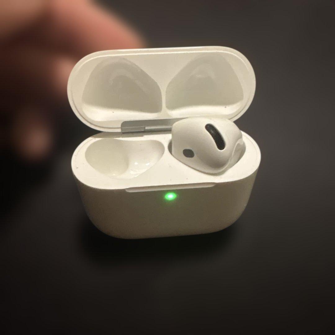 Airpods4 アクティブノイズキャンセル付き 左耳・ケースのみ