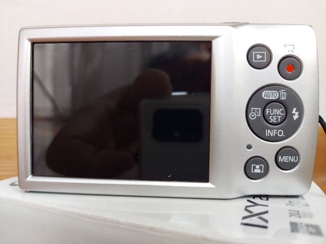 Canon IXY 200シルバー デジタルカメラ