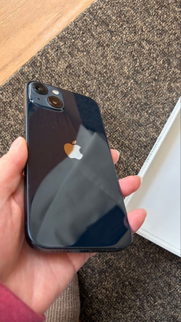 Apple iPhone 13 ミッドナイト SIMフリー バッテリー100%