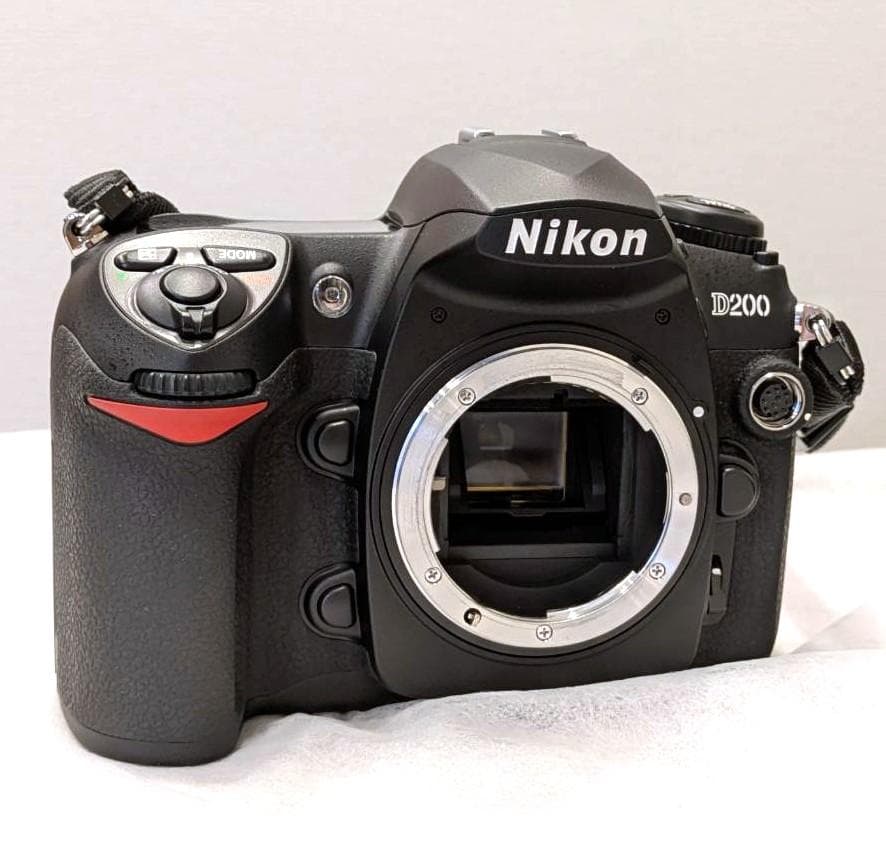 正常動作品　Nikon ニコン D200 デジタル 一眼レフカメラ レンズ付き