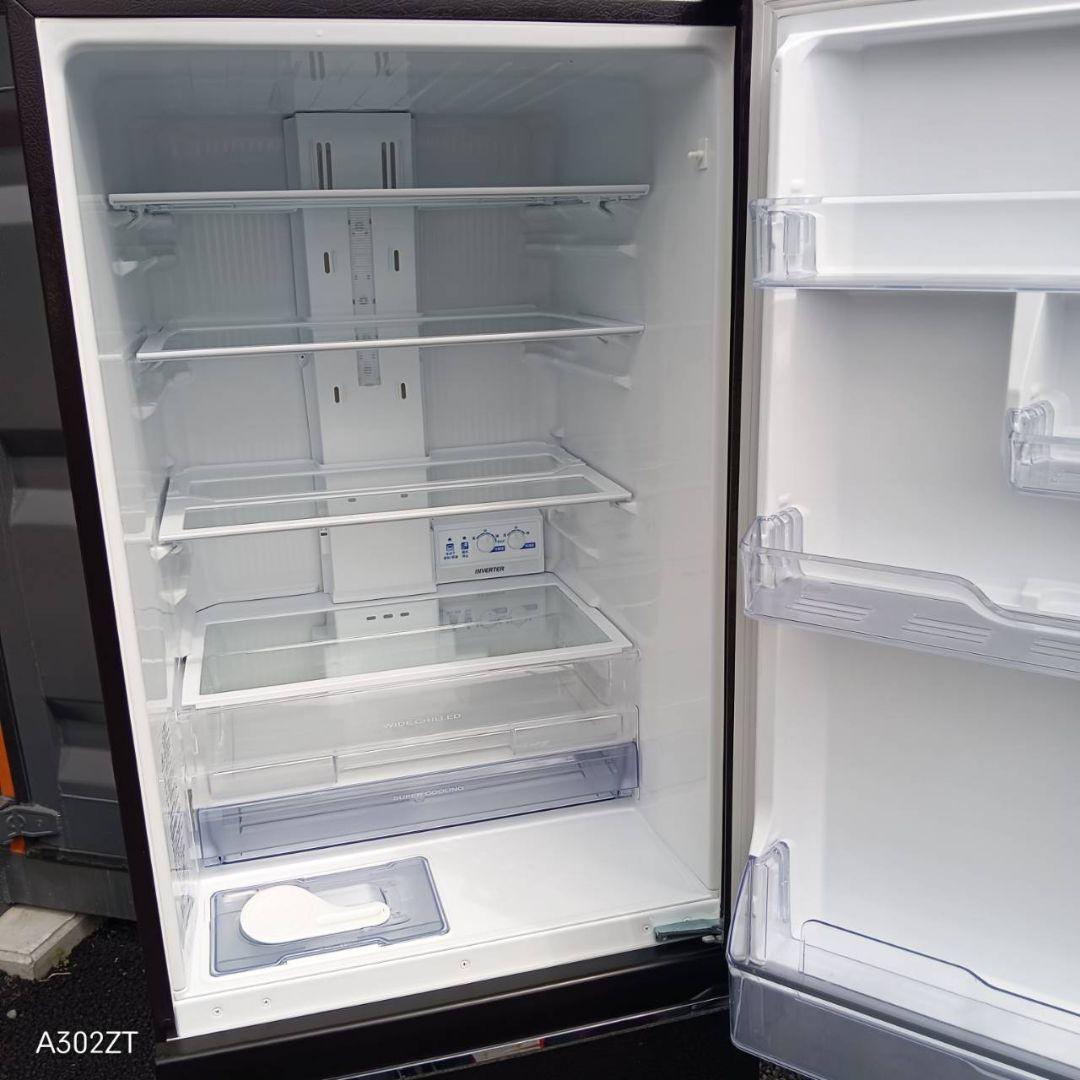 C359 送料設置無料　三菱　自動製氷機能付き大型冷蔵庫　365L