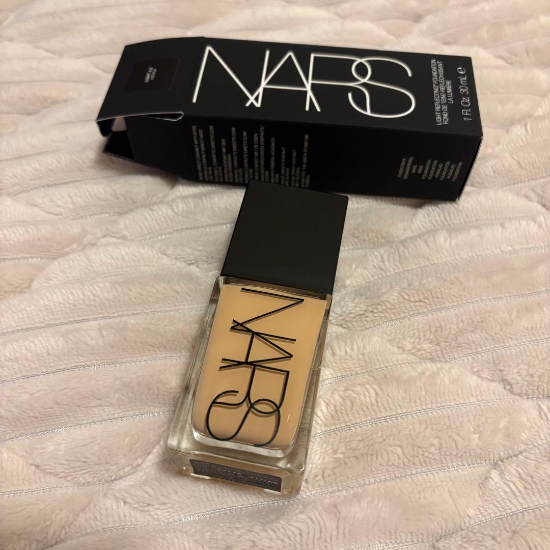 NARS ライトリフレクティングファンデーション　試用のみ