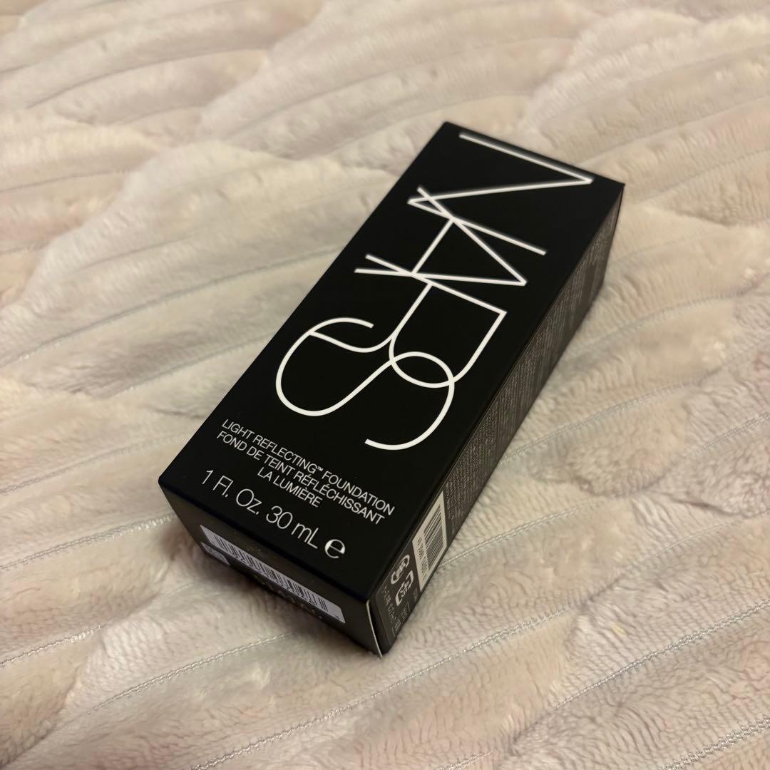 NARS ライトリフレクティングファンデーション　試用のみ