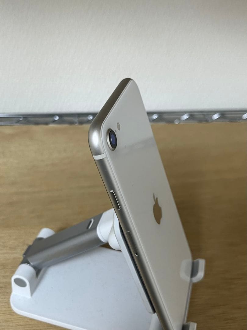 Apple iPhone SE (第3世代) ホワイト 128GB 美品