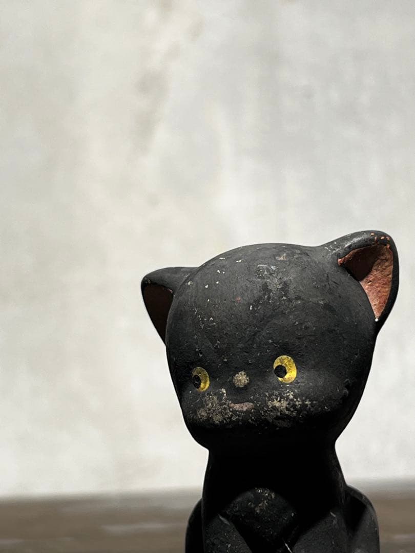 可愛すぎ！アンティーク 黒猫 陶器製 ／ クロネコ オブジェ レトロ 縁起物