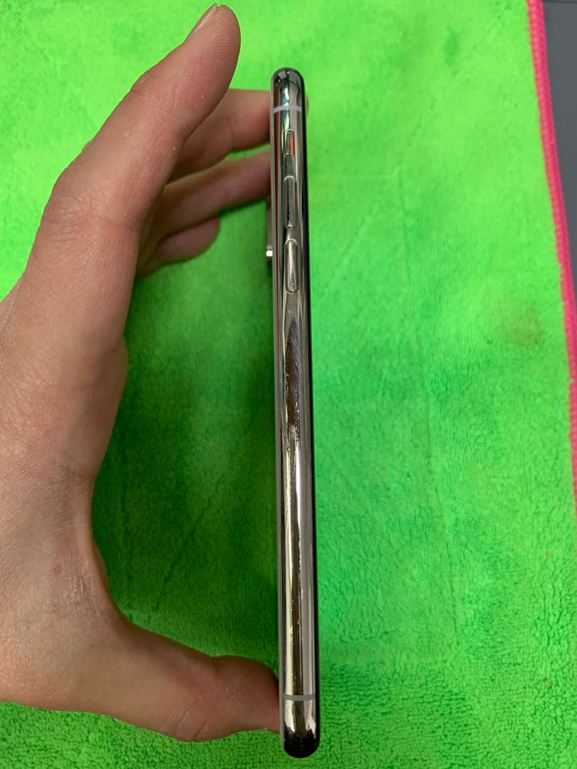 iPhone XS 64gb シルバー　docomo