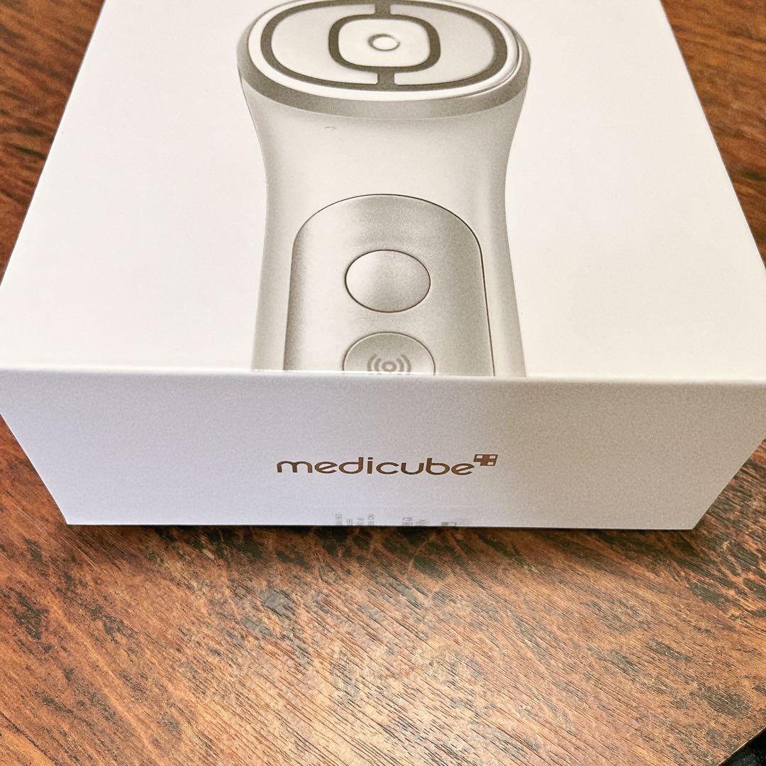 【保証書付】新品 メディキューブ ユーセラディープショット 美顔器 家庭用ハイフ