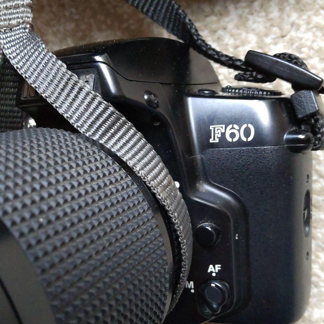 Nikon　望遠レンズのカメラ