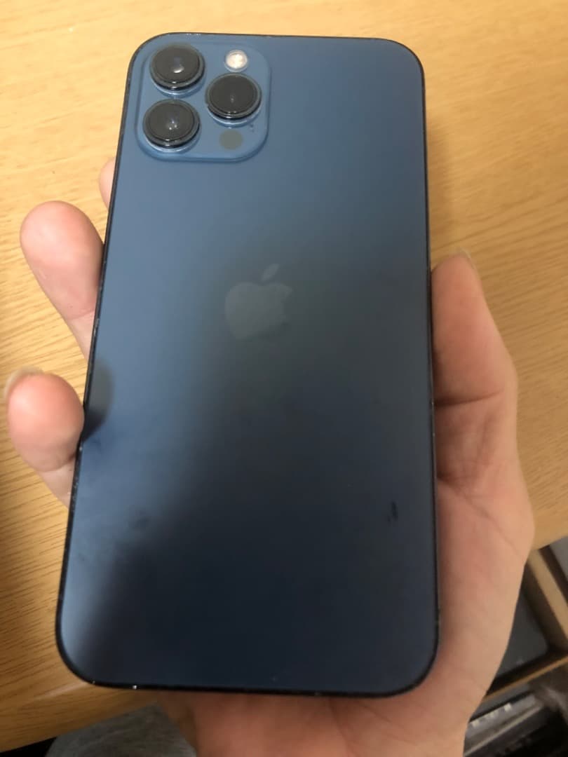 IPhone 12 promax ごみ