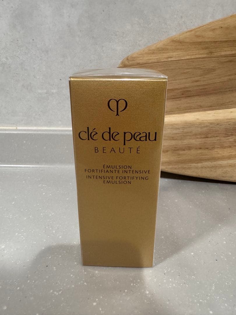 新品clé de peau BEATE エマルションアンタンシヴ n （レフィル