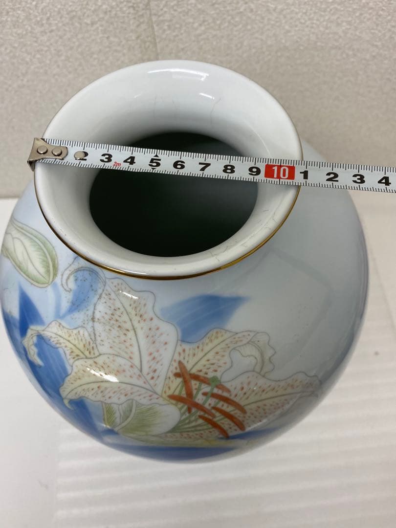 3-3290 深川製磁による百合と雀の官窯染付花瓶
