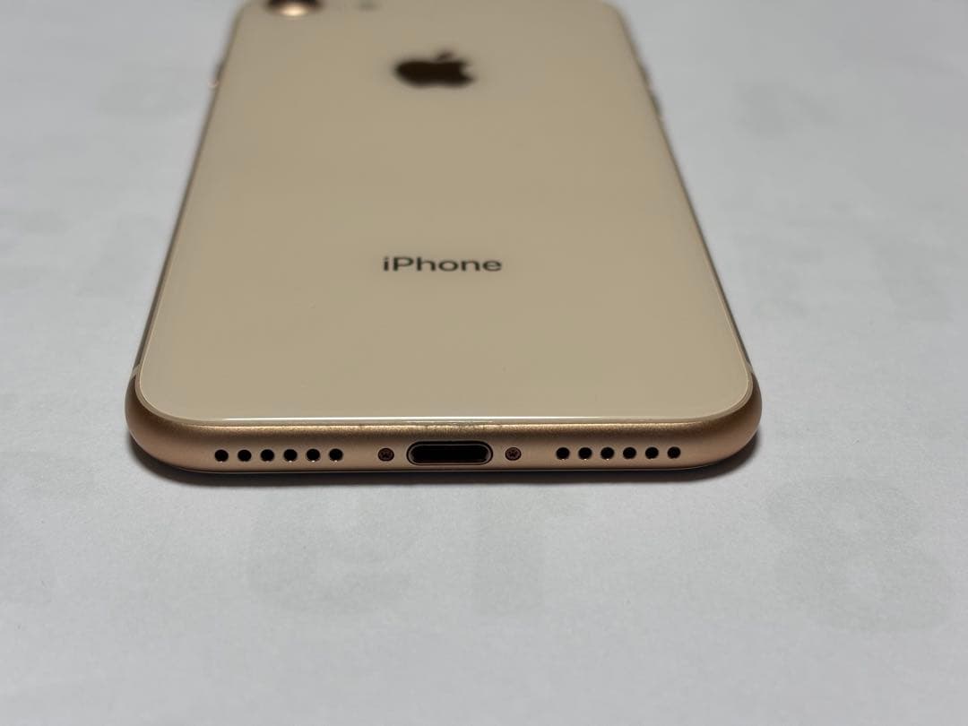 Apple iPhone 8 64GB バッテリー81%