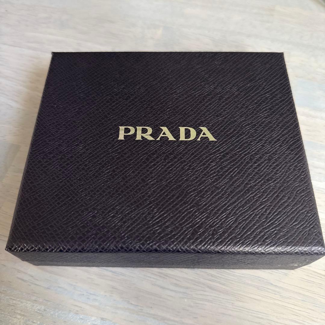 3/31まで限定値下げ［新品］PRADA レザー首輪 大型犬用　黒 スタッズ