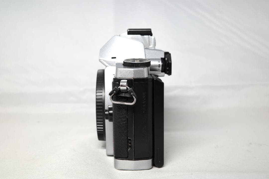 【ジャンク品】オリンパス OLYMPUS OM-D E-M5 シルバー