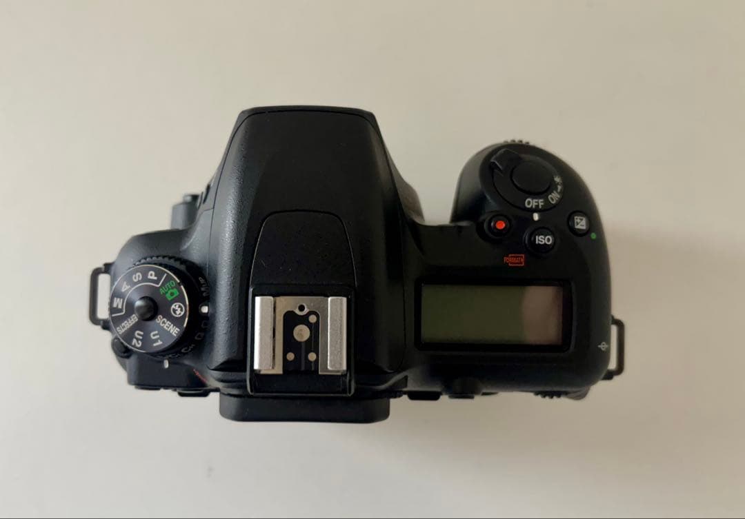 【送料込み】Nikon D7500 18-140mm VR｜バッテリー3個付き
