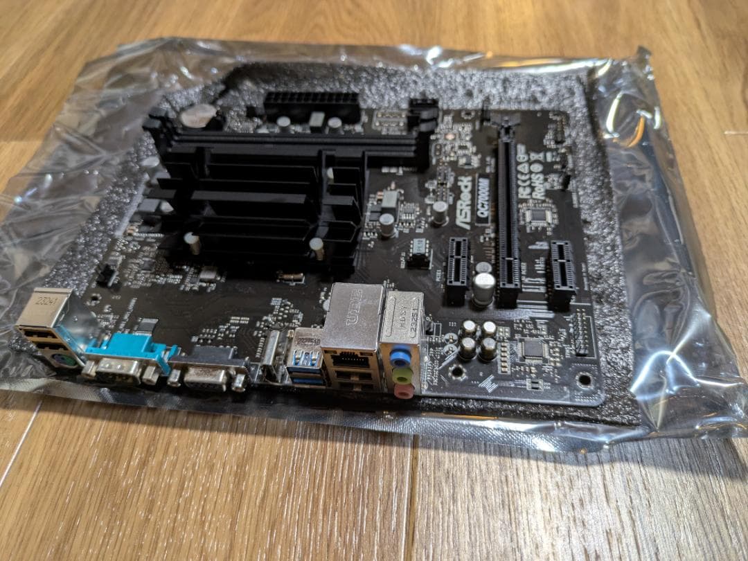 ASRock QC7000M マザーボード