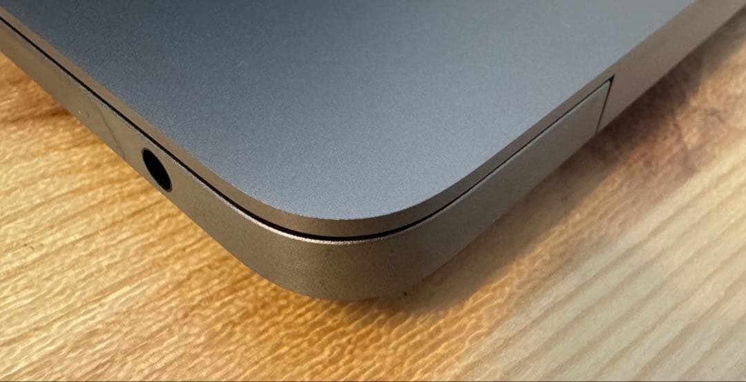 美品　MacBookAir 13インチ 8GB 256GB M1 スペースグレー