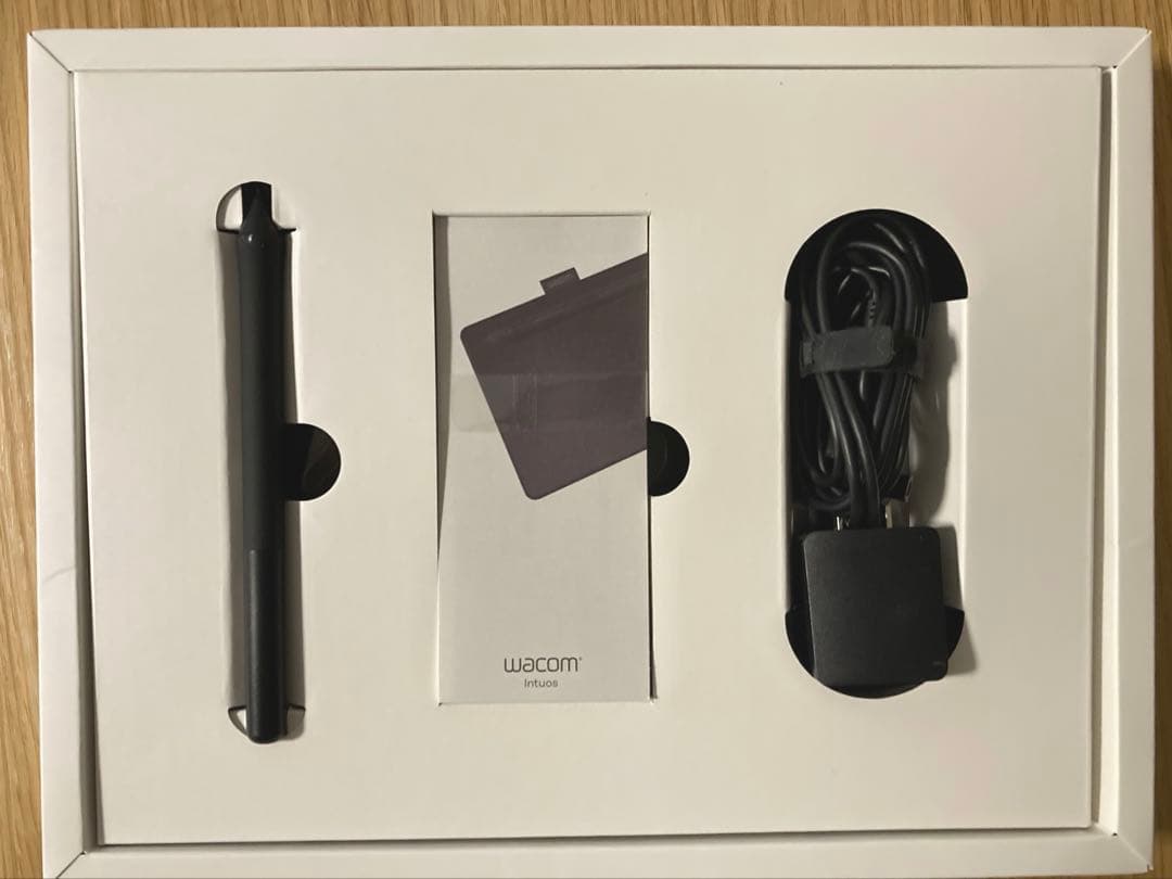 Wacom Intuos ブラック ペンタブレット 本体