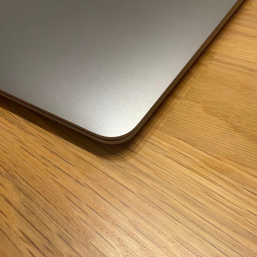 MacBook Air 13インチ（M1/8GB/256GB）