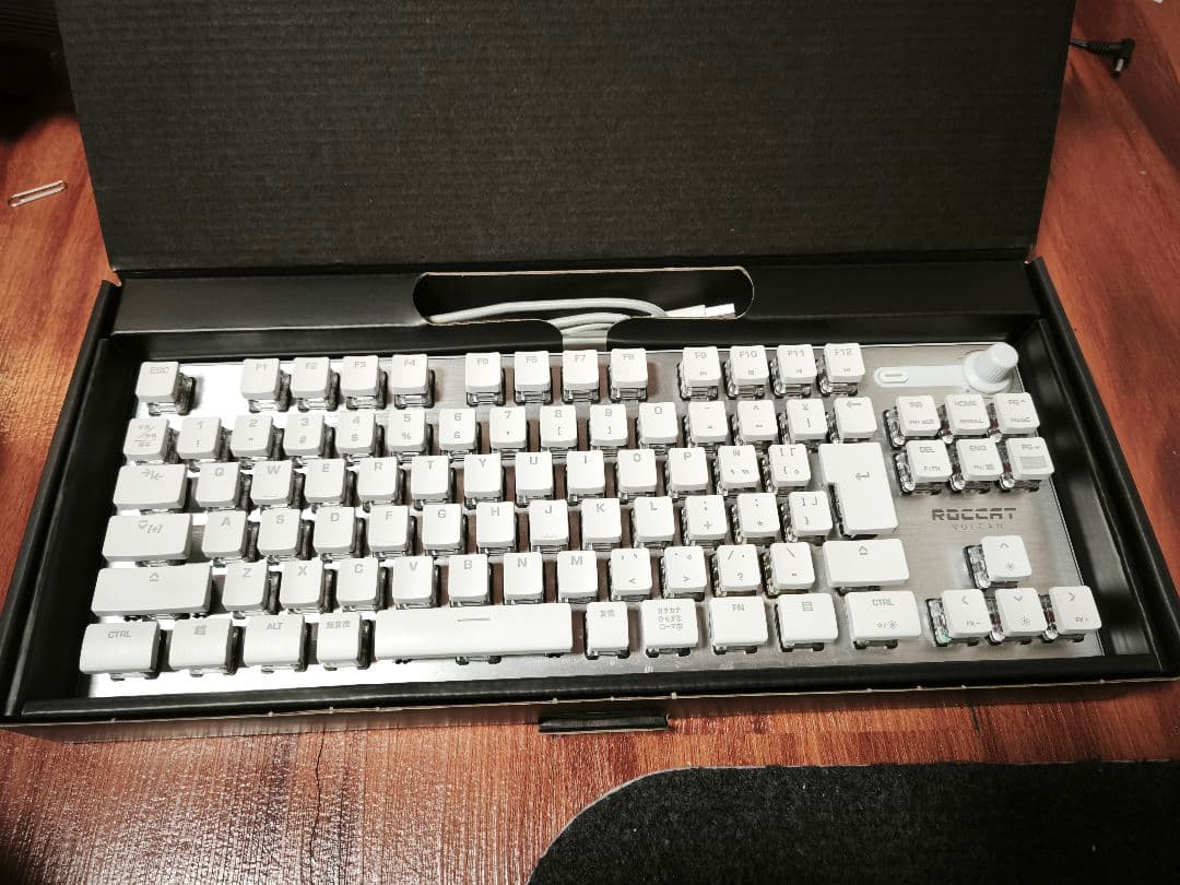 ROCCAT VULCAN TKL PRO 光学式メカニカルキーボード 日本語