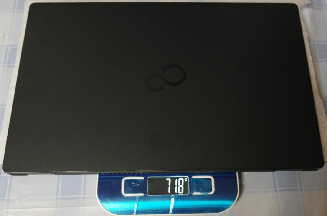 【超軽量718g】富士通 i5-1245U 8GB 256GB Office