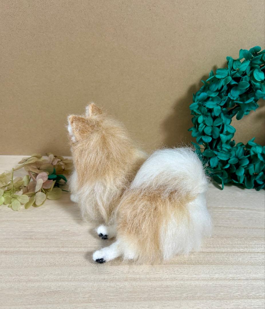 羊毛フェルト　にこにこリラックスポメラニアン