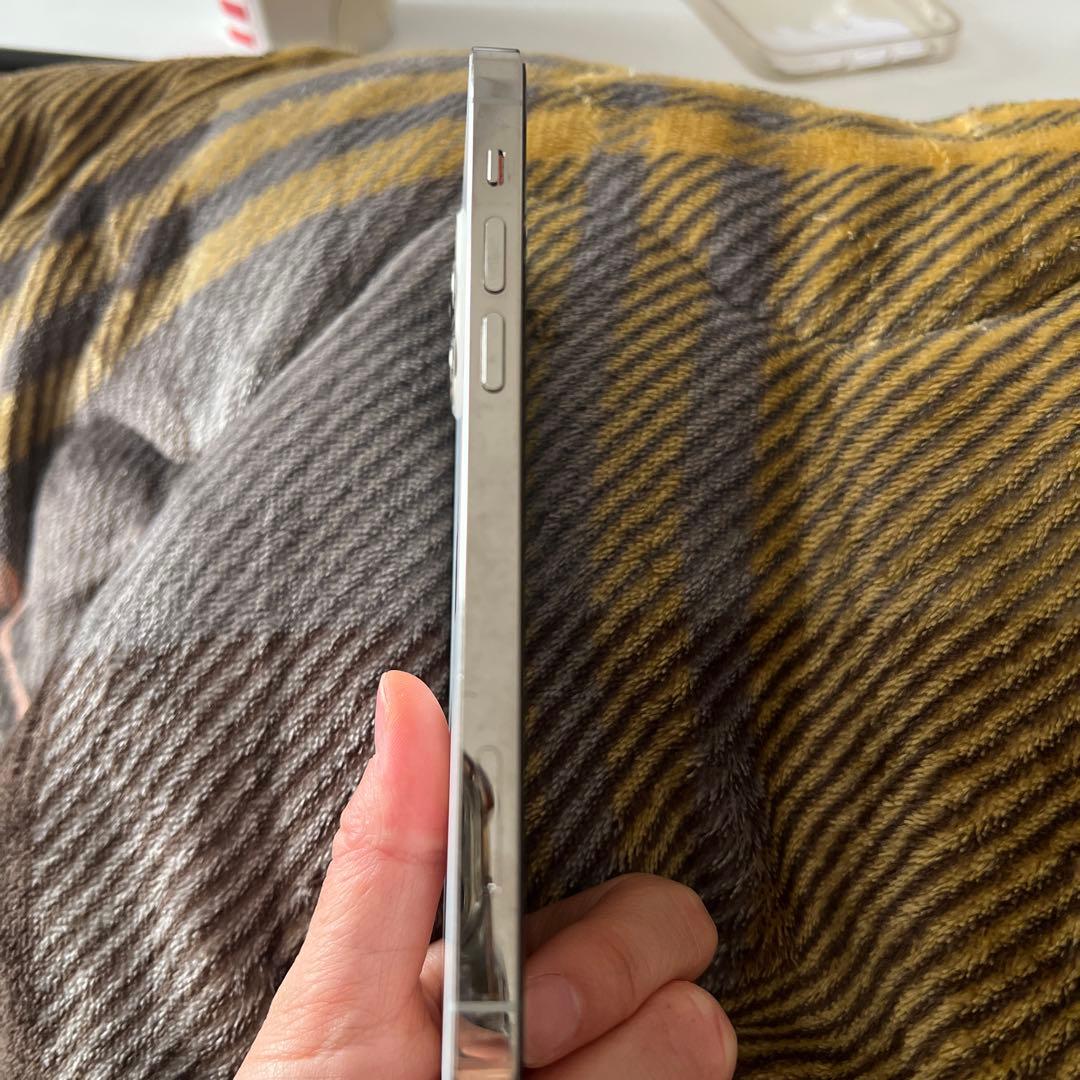 Apple iPhone 12 Pro シルバー　値下げ中❣️