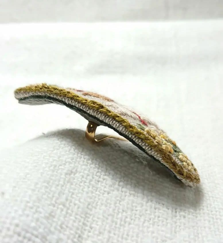 ポニーフック「猫とミモザ」手刺繍