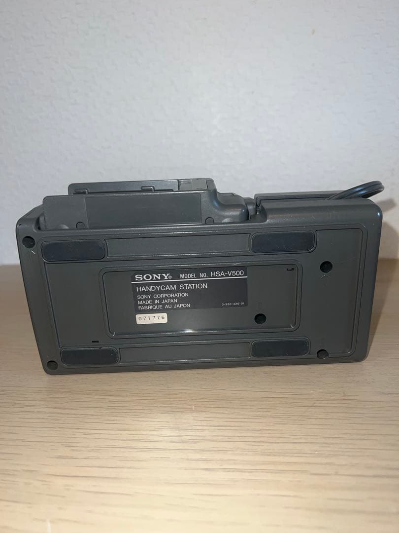 SONYのVideoHi8規格に対応したHandycam、モデルCCD-TR1