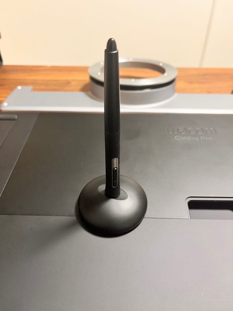 Wacom Cintiq Pro 24 ペンモデル　DTK-2420/K0