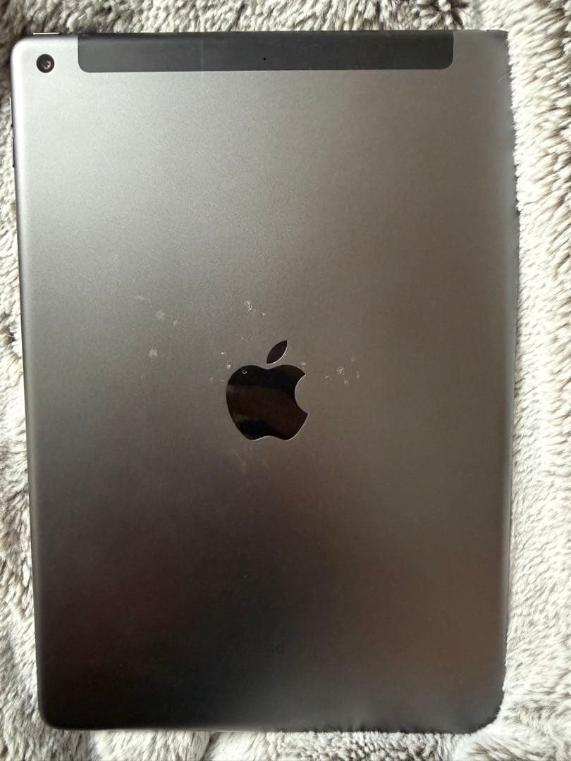 Apple iPad (第8世代) 32GB スペースグレー　SIMフリー　美品