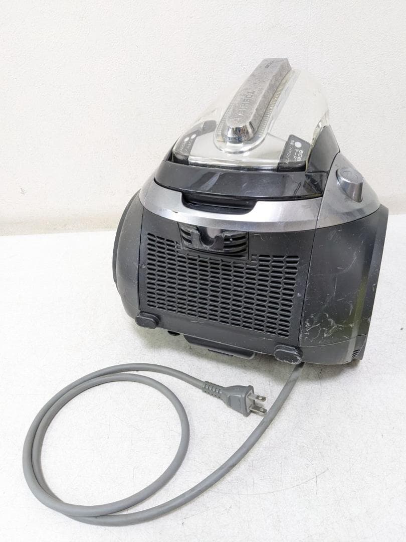 東芝 VC-SG611-S サイクロン式掃除機 2012年製 ヘッド無し