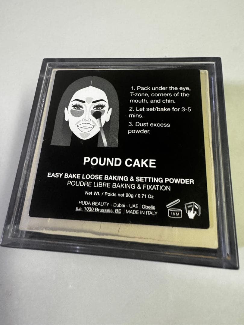 HUDA BEAUTY EASY BAKE POUND CAKE ルースパウダー